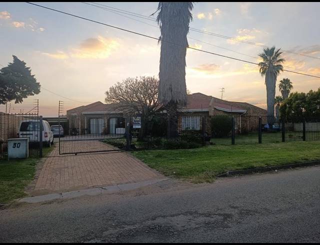 4 BEDROOM PROPERTY TO RENT IN ELSPARK